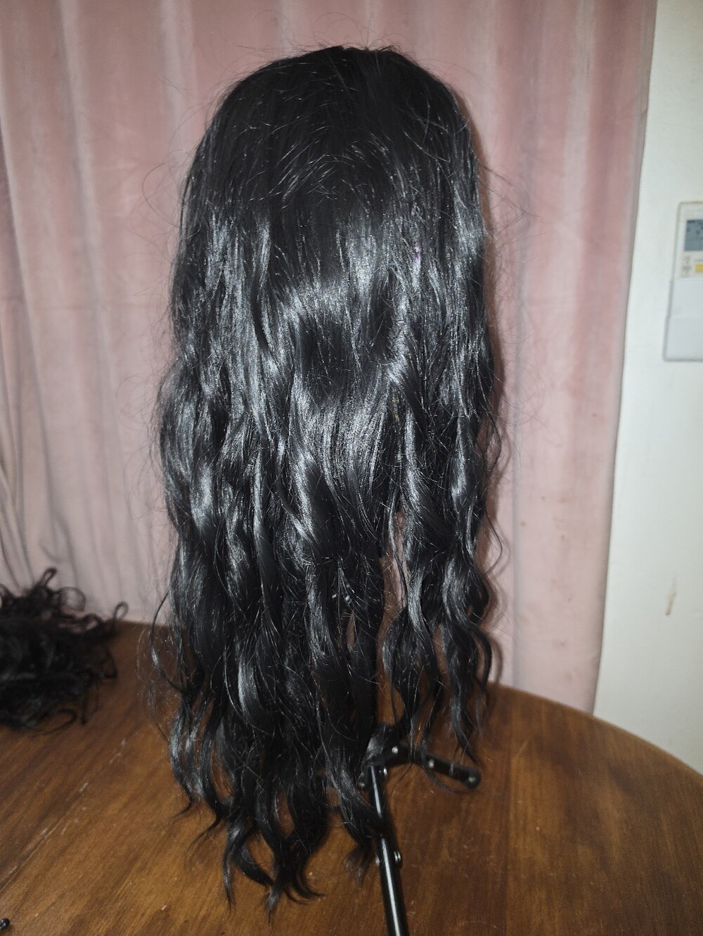 Black Long Wavy Women’s Hair Wig - Sleek Natural Look